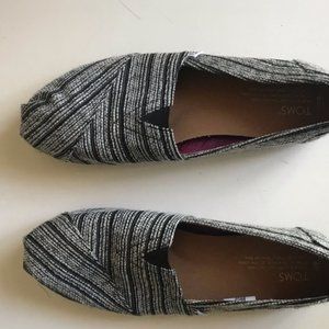 TOMS Women's Silver Metallic Black Slip On Shoes